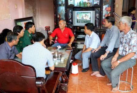 Dốc sức cùng ngư dân vươn khơi