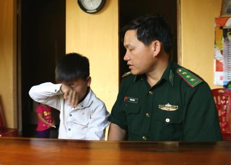 Thắp lửa ước mơ cho học sinh nghèo vùng biên