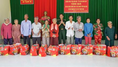 Nhiều hoạt động hướng về người nghèo, gia đình chính sách trong dịp Tết Nguyên đán