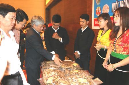 Trọn một lời thề, sắt son theo Đảng