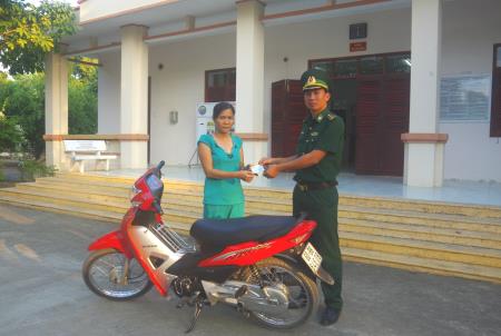 Vượt hơn 300km nhận lại tài bị mất trộm