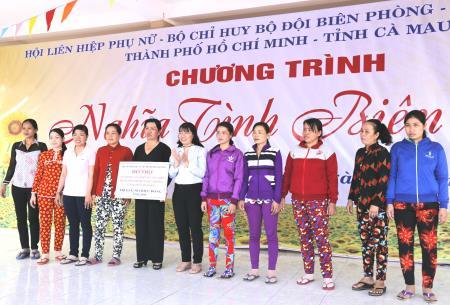 Giúp sức để phụ nữ ở khu vực biên giới thoát nghèo