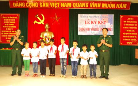 Những người lính vận tải chắp cánh ước mơ học trò nghèo, hiếu học