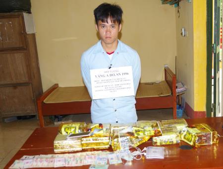 Bắt đối tượng vận chuyển 10kg ma túy tổng hợp dạng đá