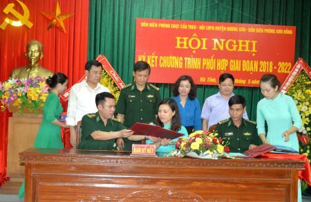 Phụ nữ huyện Hương Sơn hăng hái tham gia bảo vệ chủ quyền lãnh thổ, biên giới quốc gia
