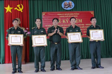 Đẩy mạnh học tập và làm theo tư tưởng, đạo đức, phong cách Hồ Chí Minh