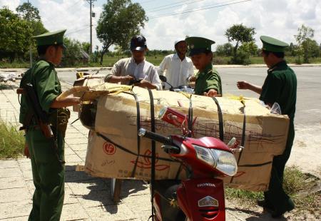 “Đêm trắng” ở biên giới Mộc Bài