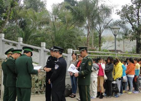 An ninh trật tự vùng dân tộc thiểu số còn tiềm ẩn nhiều yếu tố phức tạp