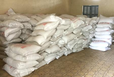 Tạm giữ hơn 22 tấn đường cát chưa rõ nguồn gốc
