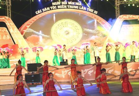 Khai mạc Ngày hội văn hóa các dân tộc miền Trung lần thứ III