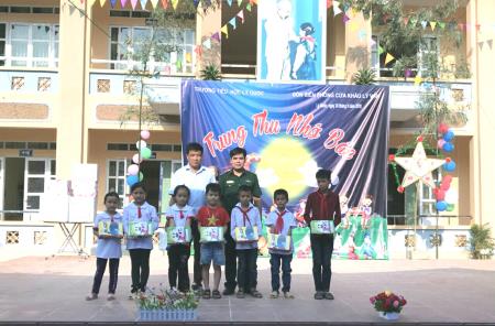 Sẻ chia cùng các em nhỏ trong ngày Tết Trung thu