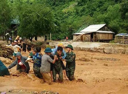 Trong gian khó, hình ảnh Bộ đội Cụ Hồ luôn tỏa sáng