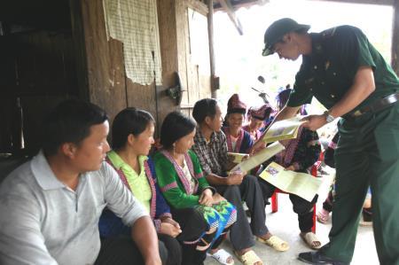 Không cho “cái ác” về bản...