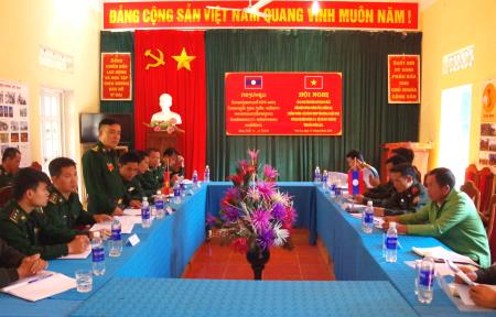 Giao ban quý 3 giữa các đơn vị BĐBP Sơn La và Bộ Chỉ huy Quân sự tỉnh Hủa Phăn (Lào)
