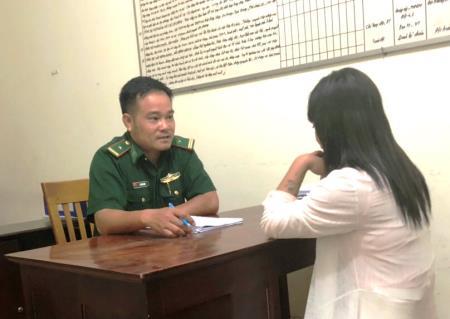 Ngày đoàn tụ đẫm nước mắt của cô gái sau gần 400 ngày lưu lạc