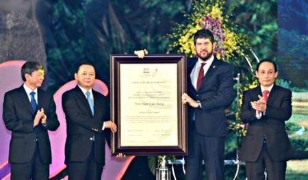 Chính thức đón nhận danh hiệu Công viên địa chất toàn cầu UNESCO Non nước Cao Bằng