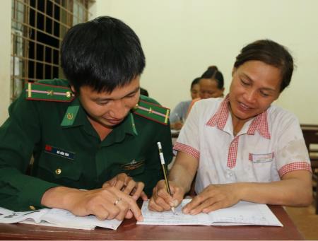 Biên giới còn có những người thầy mặc áo lính