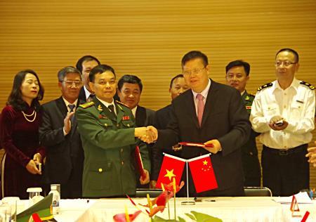 Lào Cai và Vân Nam (Trung Quốc) thống nhất tạo điều kiện thuận lợi cho hàng nông sản qua cửa khẩu