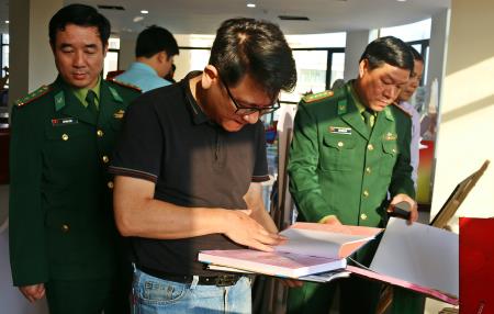 Chấm thi Chung khảo cuộc thi "Tìm hiểu về biên giới và BĐBP"