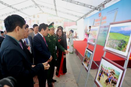 Khai mạc Ngày hội “Thắm tình hữu nghị đặc biệt Việt Nam-Lào”