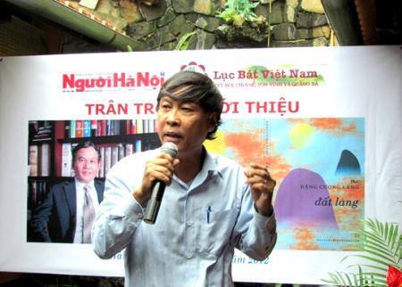 Nhà thơ Nguyễn Việt Chiến với những vần thơ về biển, đảo