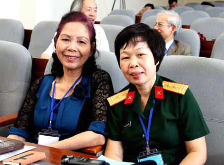 Nữ sĩ “say” miền Đông Bắc