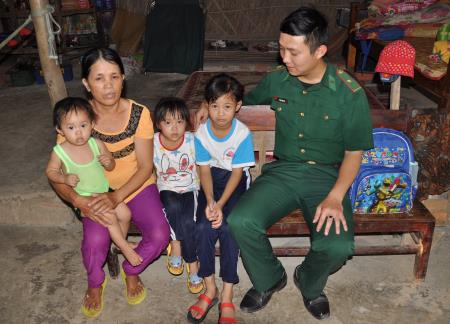 Nâng bước trẻ em nghèo hiếu học
