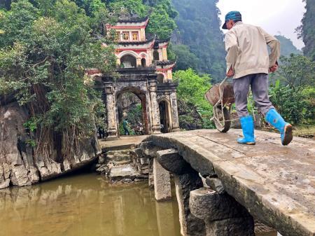 Du lịch Ninh Bình đang trẻ hóa
