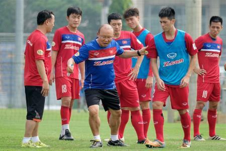 Tuyển thủ Singapore chỉ ra 3 ứng viên vô địch AFF Cup 2018