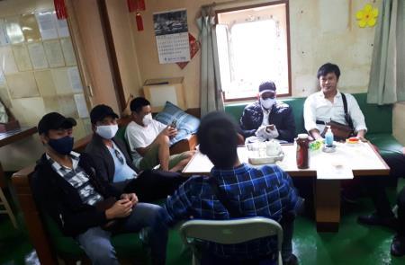 Tiếp nhận, cách ly 6 thuyền viên Việt Nam trở về từ Trung Quốc