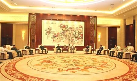 Trung tướng Võ Trọng Việt hội kiến Bí thư Khu ủy Khu tự trị dân tộc Choang, Quảng Tây, Trung Quốc