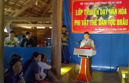 Mở Lớp truyền dạy văn hóa phi vật thể dân tộc Brâu