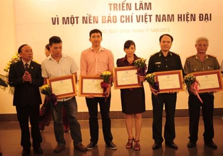 Báo Biên phòng đoạt giải B cuộc thi “Thiết kế những trang báo đẹp Việt Nam 2013”