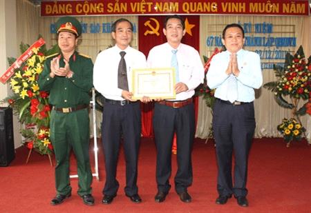 Lực lượng tự vệ Yến sào Khánh Hòa: Nhận Bằng khen của Tư lệnh Quân khu 5