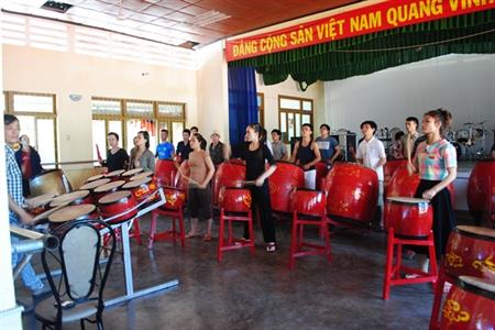 Rộn ràng trước ngày khai hội