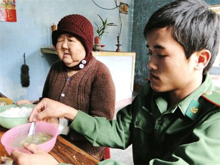 “Bà nội” của chiến sĩ