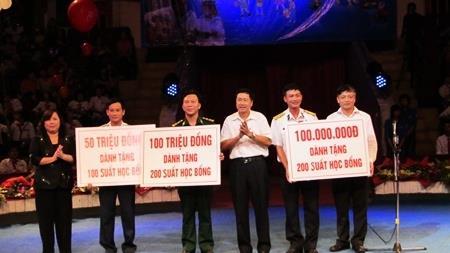 Trung thu hướng về biển đảo yêu thương