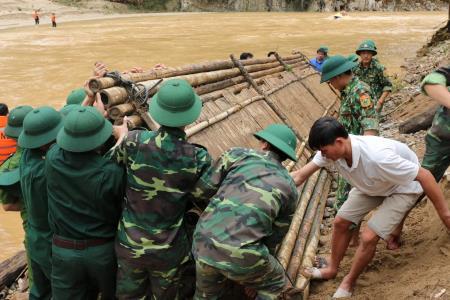 Dốc toàn lực hỗ trợ nhân dân vùng lũ Thanh Hóa