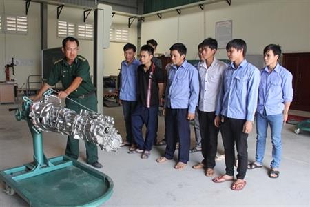 55 năm đào tạo hàng chục nghìn cán bộ, nhân viên kỹ thuật cho Quân đội, đất nước