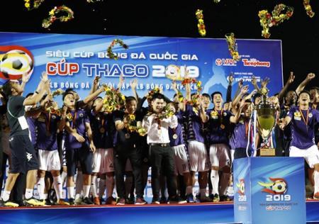 Hà Nội FC vô địch Siêu cúp quốc gia, Man City lập hat-trick ở Carabao Cup