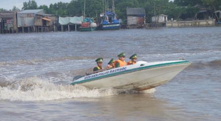 “Giảm nhiệt” trên vùng biển Cà Mau
