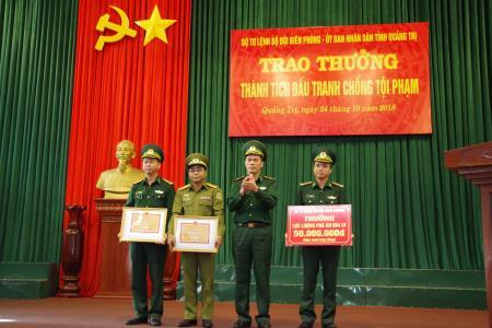 Khen thưởng các lực lượng có thành tích xuất sắc trong đấu tranh tội phạm