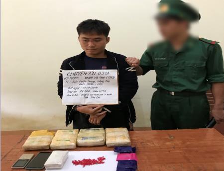 Bỏ bục giảng đi buôn ma túy