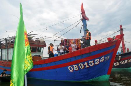 Đảng viên trên những con tàu vươn khơi (bài 3)