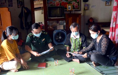 Phát huy vai trò của người có uy tín trong phòng, chống dịch Covid-19