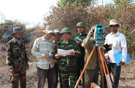 Cẩn trọng tới từng xen-ti-mét