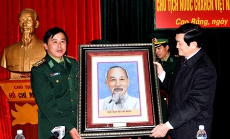 Chủ tịch nước Trương Tấn Sang thăm và làm việc tại đồn BP Đàm Thủy