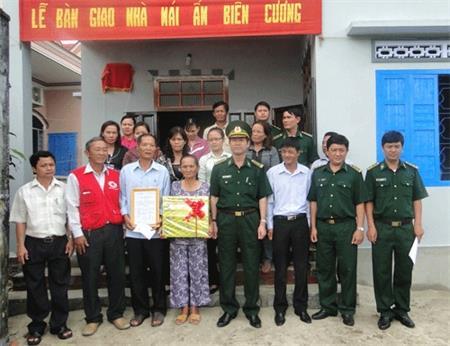 BĐBP Khánh Hòa: Bàn giao 2 căn nhà “Mái ấm biên cương”