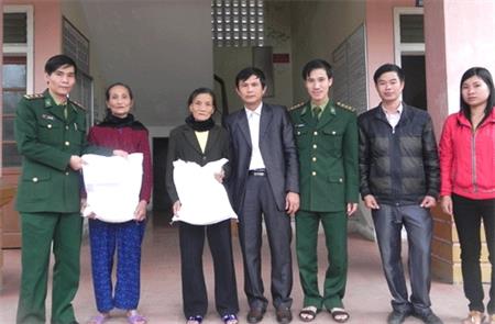 BĐBP Hà Tĩnh: Tặng 60 suất quà cho người nghèo huyện Nghi Xuân