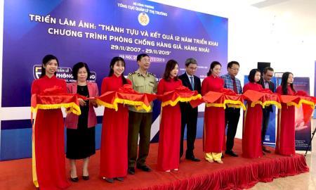 Trưng bày 100 hình ảnh về các vụ buôn bán hàng giả, hàng nhái